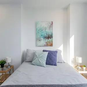 https://luxurious-3-bedroom-brand-new-town-house.halifax-hotels.org