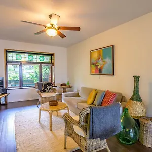 https://charming-1-bdrm-view-suite.vancouver-hotels-bc.net