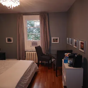 https://room-with-king-bed-in-3-bedroom-downtown.hotels-in-montreal.org
